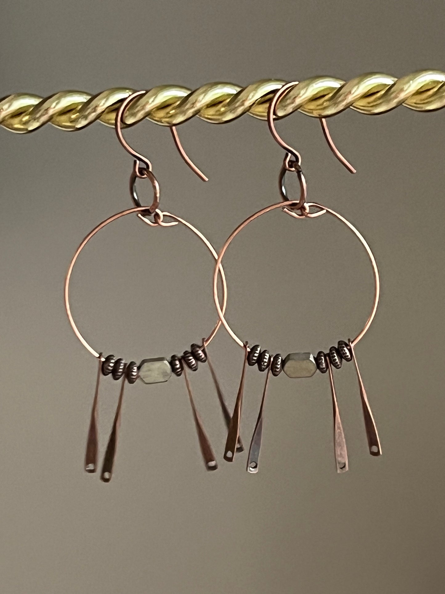 HEMATITE + METAL | Earrings